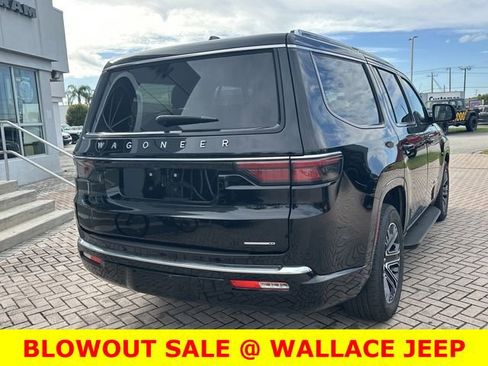 Certified 2024 Jeep Wagoneer Series II w/ Flexible Seating Group image 6