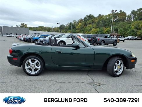 Used 2002 MAZDA MX-5 Miata image 4