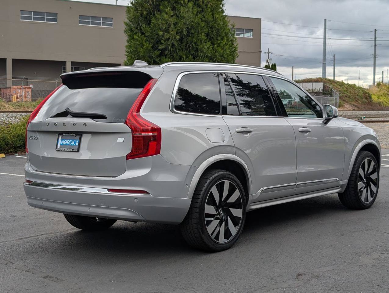 Used 2023 Volvo XC90 T8 Plus w/ Protection Package Premier AWD/4WD image 7