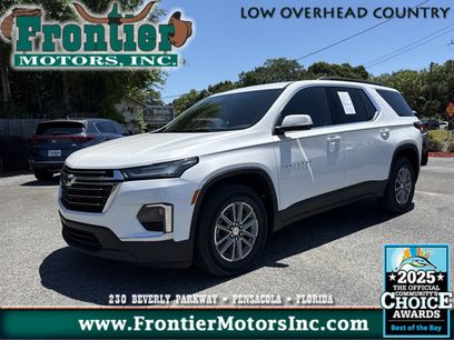 Used 2023 Chevrolet Traverse LT w/ Rear Camera Mirror Package