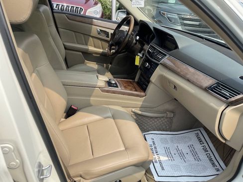 Used 2011 Mercedes-Benz E 350 4MATIC Sedan image 23
