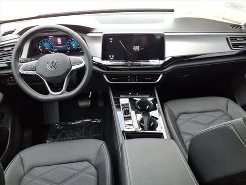 New 2026 Volkswagen Atlas Cross Sport SE FWD image 10