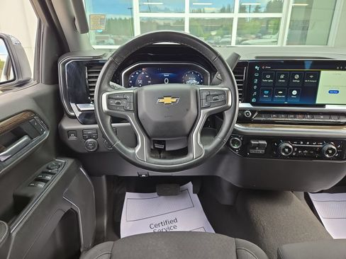 Used 2025 Chevrolet Silverado 1500 LT AWD/4WD image 19
