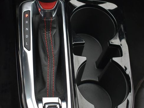 Used 2025 Chevrolet Trax RS w/ Sunroof Package image 23