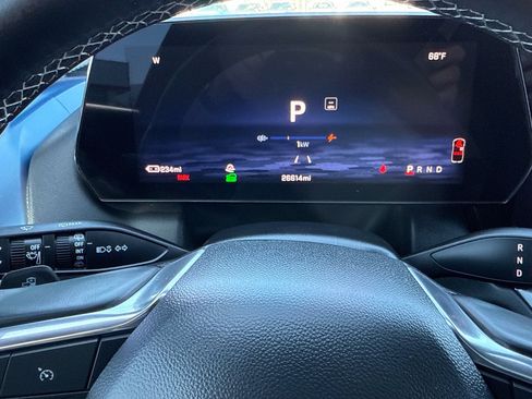 Used 2024 Chevrolet Equinox EV LT AWD/4WD image 23