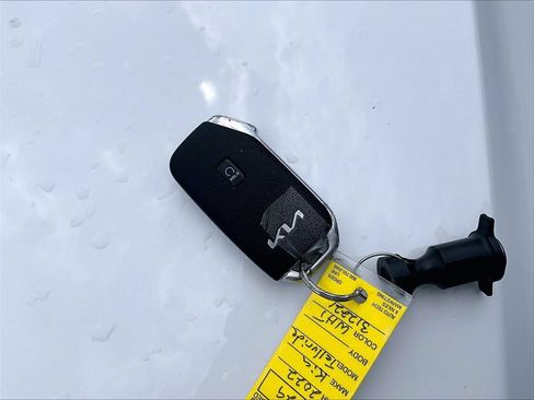 Used 2022 Kia Telluride LX AWD/4WD image 11