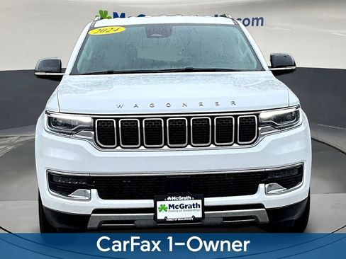 Used 2024 Jeep Wagoneer L Series III w/ Flexible Seating Group AWD/4WD image 2