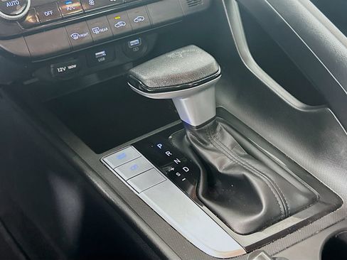 Used 2022 Hyundai Elantra SEL FWD image 17