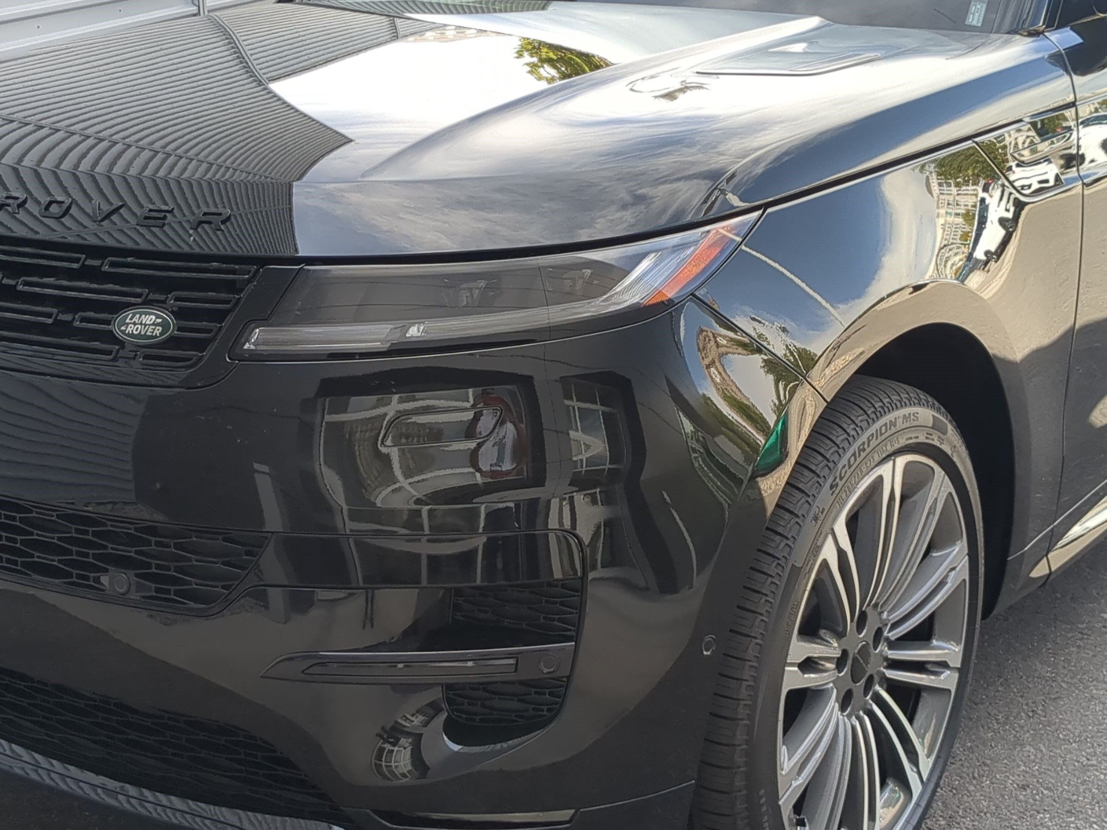 New 2026 Land Rover Range Rover Sport Dynamic SE AWD/4WD image 9