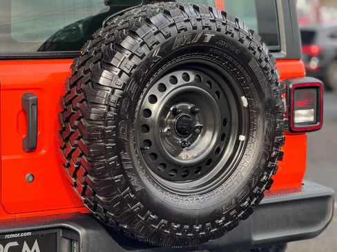 Used 2018 Jeep Wrangler Sport image 16