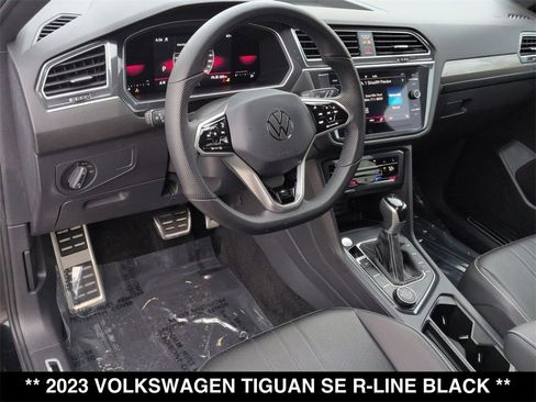 Used 2023 Volkswagen Tiguan SE R-Line image 21