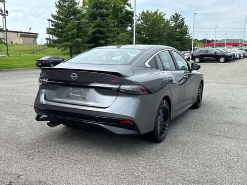 New 2026 Nissan Sentra SR w/ SR Premium Package FWD image 4