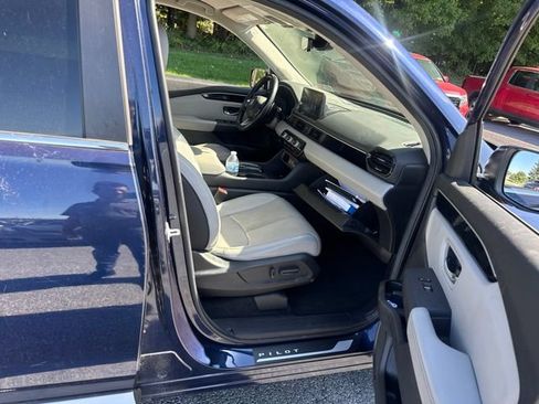Used 2025 Honda Pilot EX-L image 14