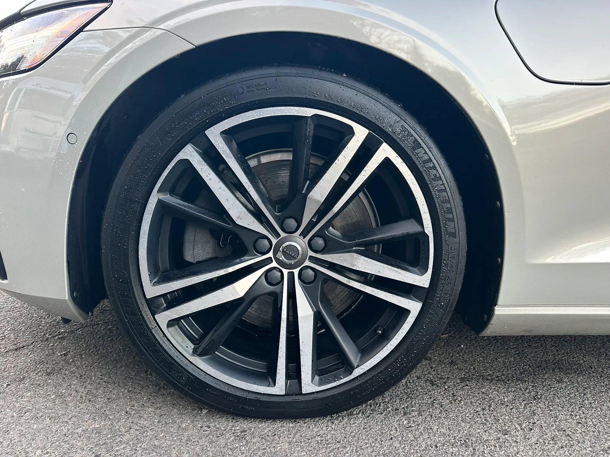 Used 2019 Volvo S60 T8 R-Design AWD/4WD image 37