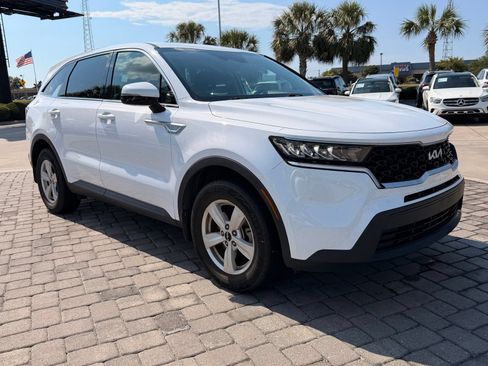 Used 2022 Kia Sorento LX FWD image 6
