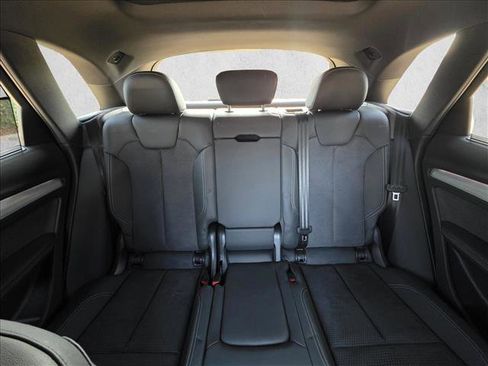 Certified 2023 Audi Q5 e Prestige w/ Prestige Package image 16