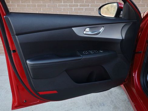 Used 2023 Kia Forte LXS image 12