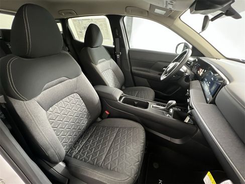 New 2026 Nissan Kicks SV image 21