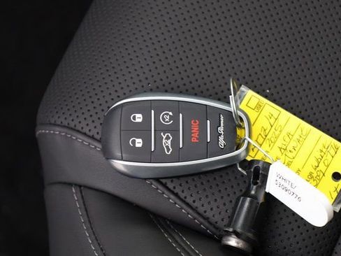 New 2025 Alfa Romeo Tonale w/ Premium Package image 31