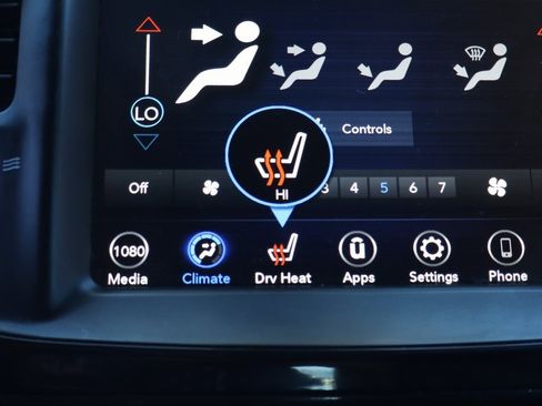 Used 2020 Chrysler 300 S image 29