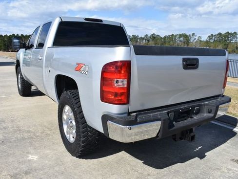 Used 2013 Chevrolet Silverado 2500 LT w/ Custom Sport Truck Package image 4
