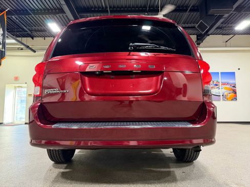 Used 2019 Dodge Grand Caravan SE image 18