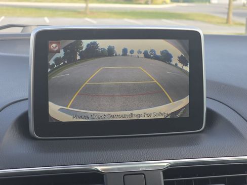 Used 2014 MAZDA MAZDA3 s Grand Touring w/ Technology Package FWD image 29
