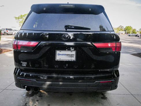 Used 2025 Toyota Sequoia TRD Pro AWD/4WD image 9