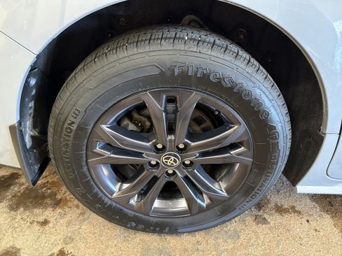 Used 2024 Toyota Sienna XLE Woodland Edition AWD/4WD image 13