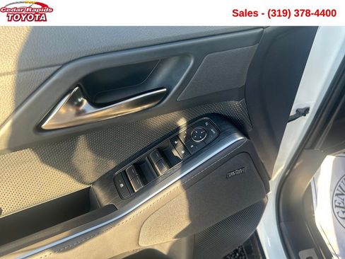 Used 2025 Lexus GX 550 w/ Cold Area Package image 12