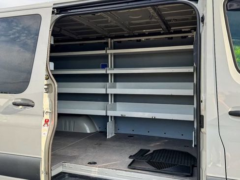 Used 2022 Mercedes-Benz Sprinter 2500 image 12