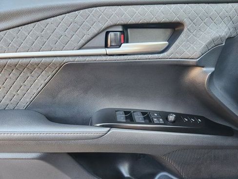 Used 2025 Toyota Camry XLE image 24