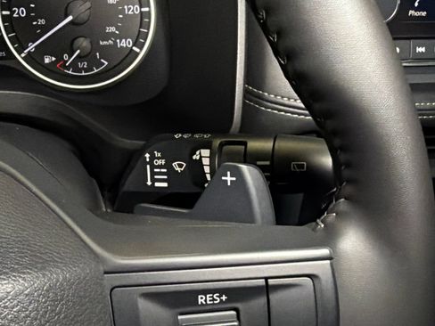 Used 2025 Nissan Rogue SV AWD/4WD image 34