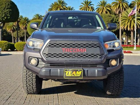 Used 2017 Toyota Tacoma SR5 image 3
