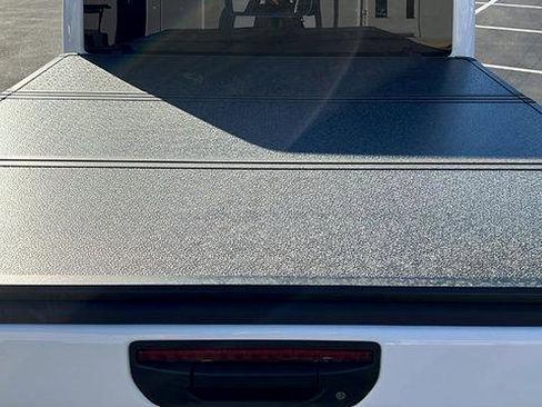 Used 2025 Jeep Gladiator Sport image 7