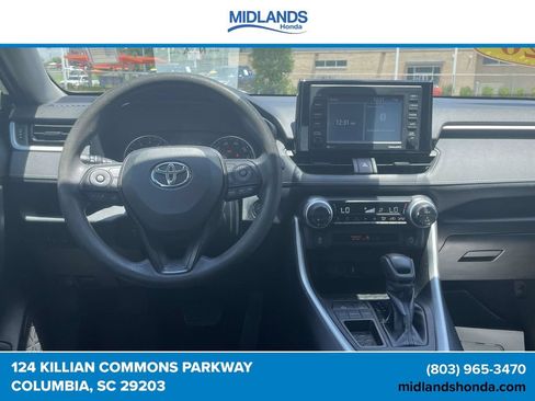 Used 2020 Toyota RAV4 XLE FWD image 11