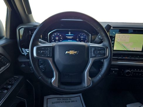 Used 2025 Chevrolet Silverado 1500 LT RWD image 12