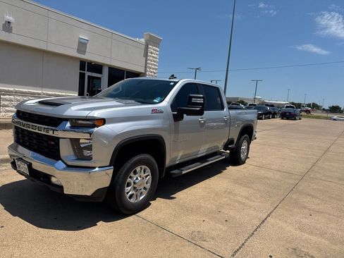 Used 2022 Chevrolet Silverado 2500 LT w/ Convenience Package AWD/4WD image 1