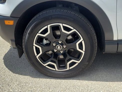 Certified 2025 Ford Bronco Sport Outer Banks w/ Outer Banks Tech Package+ AWD/4WD image 4