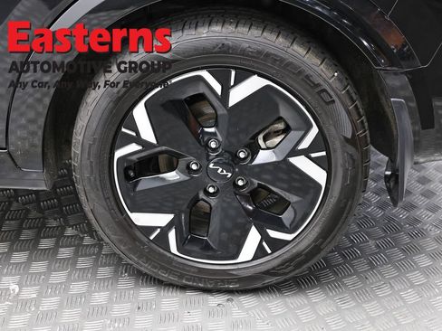 Used 2023 Kia Niro Wind w/ Wind Preserve Package FWD image 8