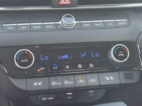 New 2026 Hyundai Elantra Limited FWD image 32
