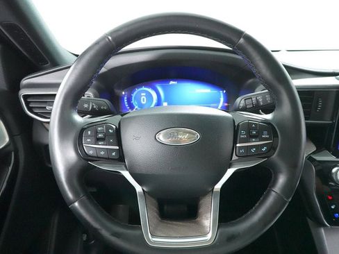 Certified 2023 Ford Explorer Platinum w/ Technology Package AWD/4WD image 12