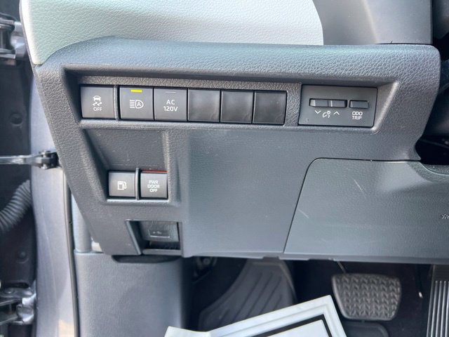 Used 2025 Toyota Sienna XLE w/ XLE Plus Package FWD image 10