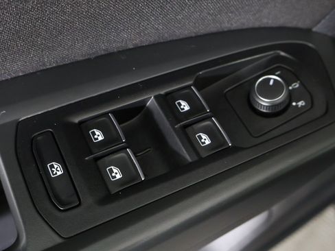 Used 2018 Volkswagen Atlas Launch Edition image 34