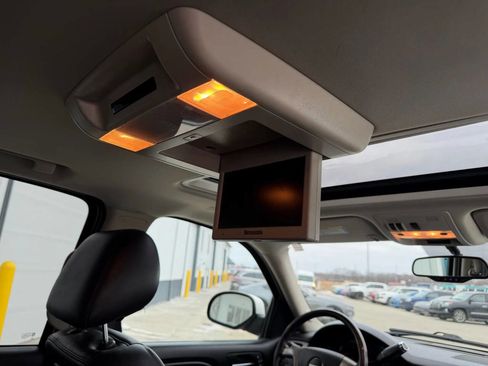 Used 2014 GMC Yukon XL Denali image 27