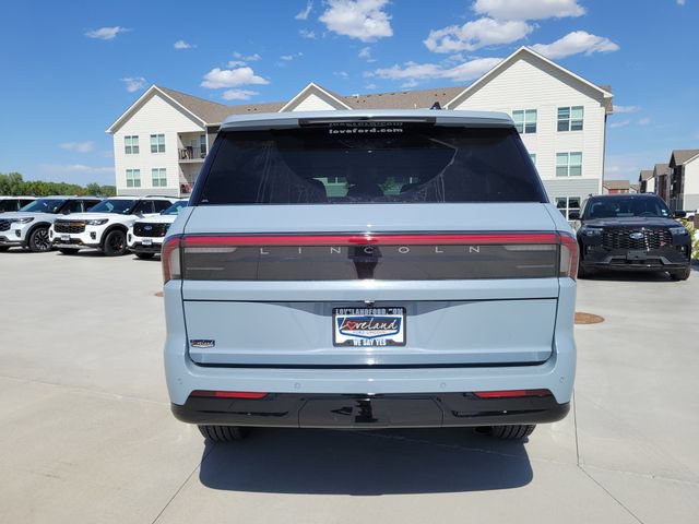 New 2026 Lincoln Navigator Premiere AWD/4WD image 10