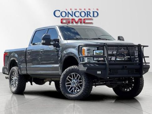 Used 2017 Ford F250 Lariat w/ Lariat Ultimate Package AWD/4WD image 2