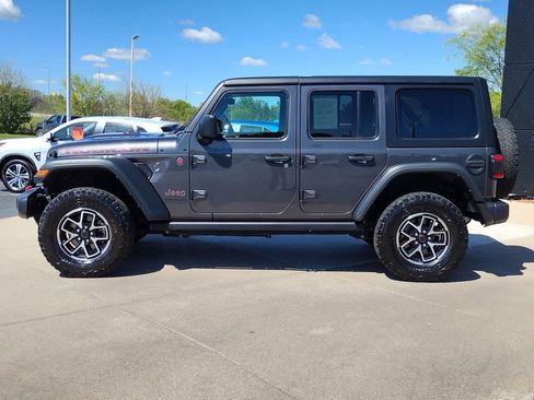 Used 2024 Jeep Wrangler Unlimited Rubicon AWD/4WD image 18