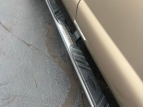 Used 2011 Ford F250 Lariat w/ Lariat Interior Pkg image 11