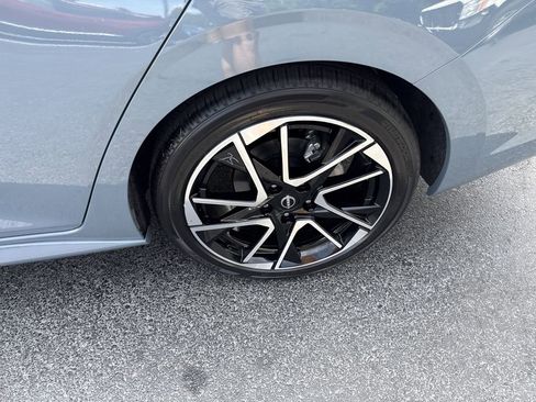 New 2025 Nissan Sentra SR FWD image 21